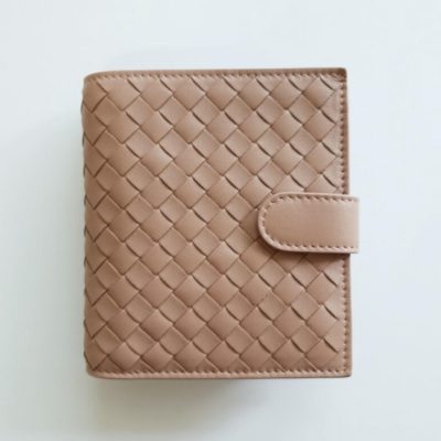 Bottega Veneta Intrecciato Lambskin Women's Bi-fold Wallet 132355 V001N5732