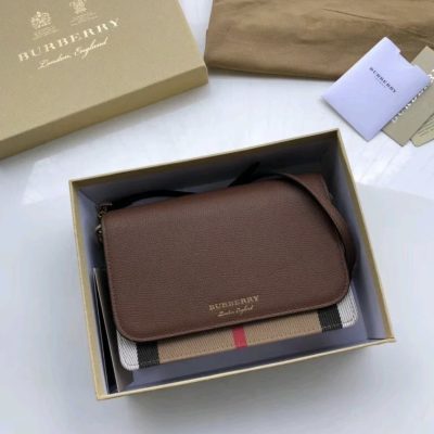 Burberry Hampshire Wallet On Chain