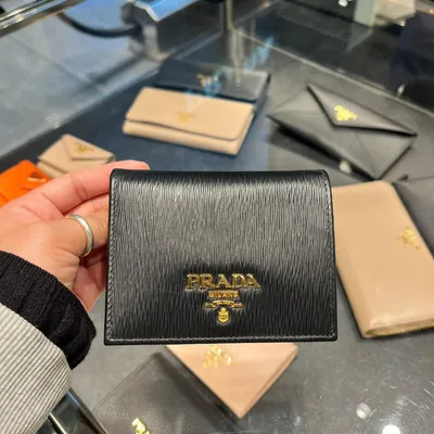 Prada wave short wallet