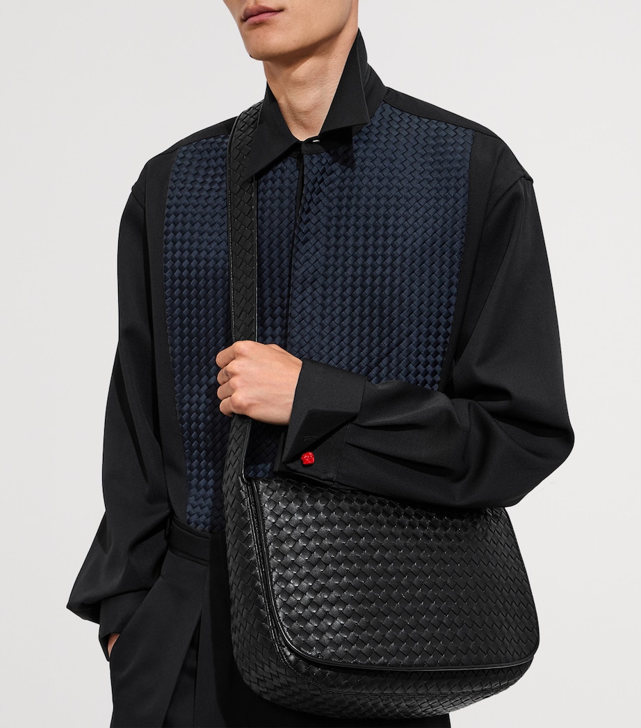Bottega Veneta Large Leather Veneto Messenger Bag - Image 2