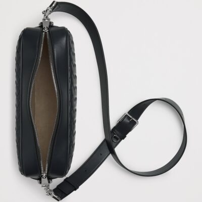 Bottega Veneta Leather Intrecciato Camera Bag - Image 5