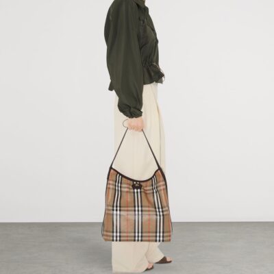 Burberry Highlands Shoulder Bag - Image 2