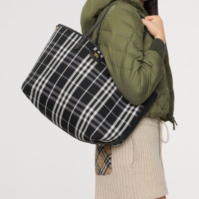 Burberry Medium Leather Reversible Bloomsbury Tote​ Bag - Image 2