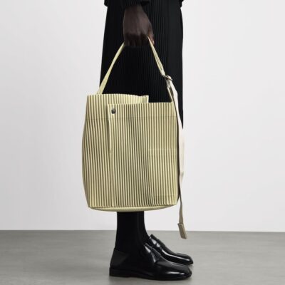Homme Plissé Issey Miyake Large Pleated Utility Shoulder Bag - Image 4