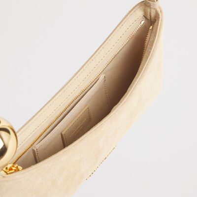 Jacquemus Le Bisou Perle Shoulder Bag - Image 4