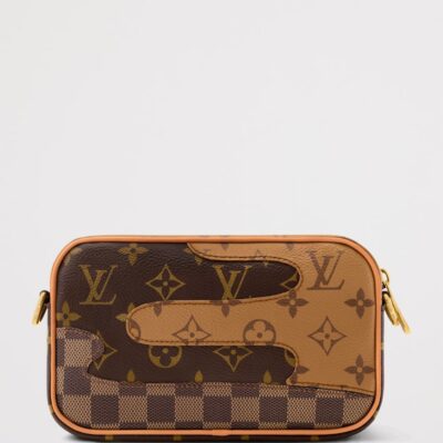 LOUIS VUITTON Leather Trocadéro Wearable Wallet - Image 4